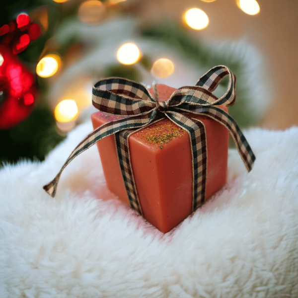 Αρωματικό Κερί Σόγιας με σχήμα Δώρου (Christmas Spice)